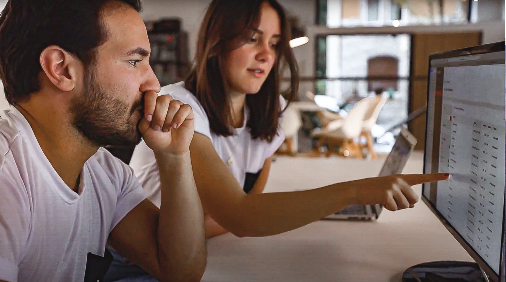Khalil Radi und Anna Gracia Herbst an der World Changing Campaign von Buy Food with Plastic