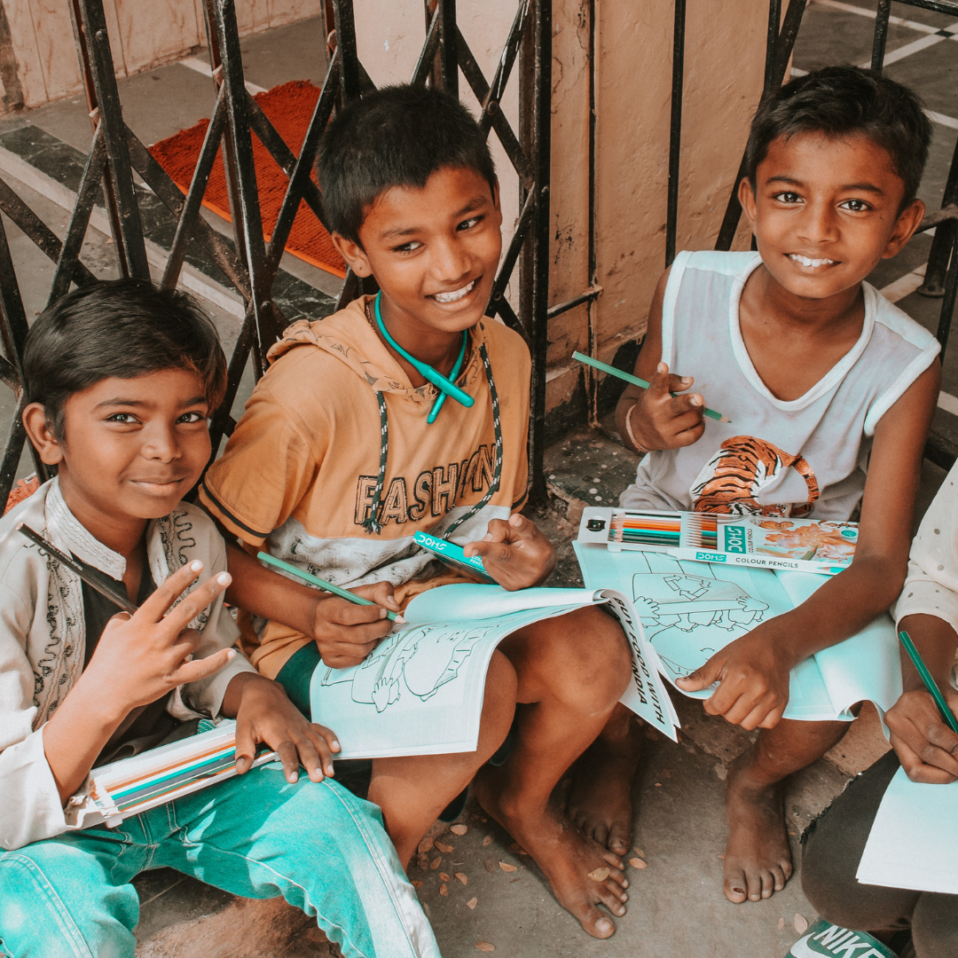 Buy Food with Plastic Indien, Sensibilisierung zur Plastikverschmutzung mit Nachhaltigkeits-Workshops. Wir möchten die SDGs 1 und 12 angehen, und einen evrantwortlichen Konsum mit Plastik fördern.