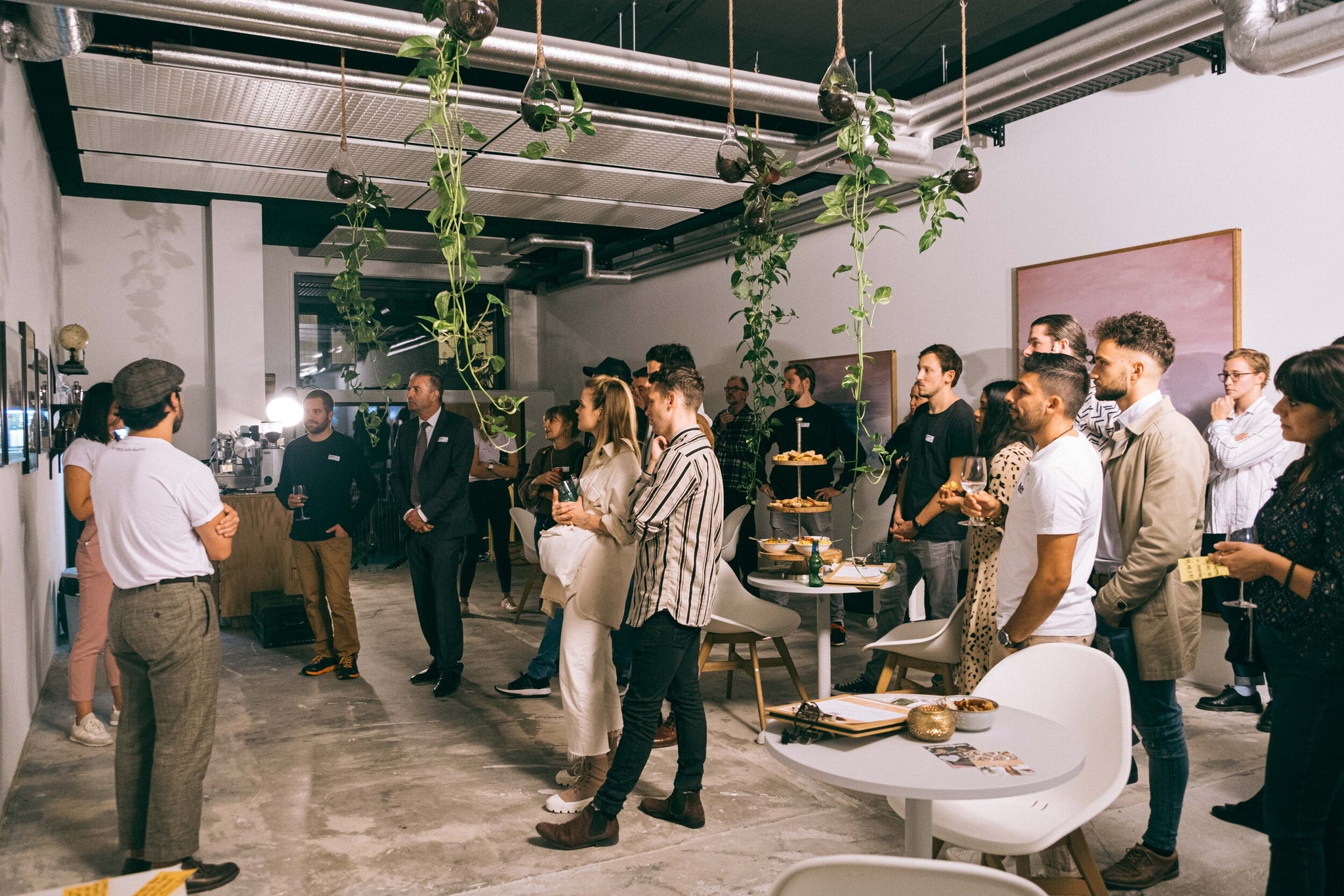 Buy Food with Plastic Partner und Mitgliederanlass in der Charity Gallery