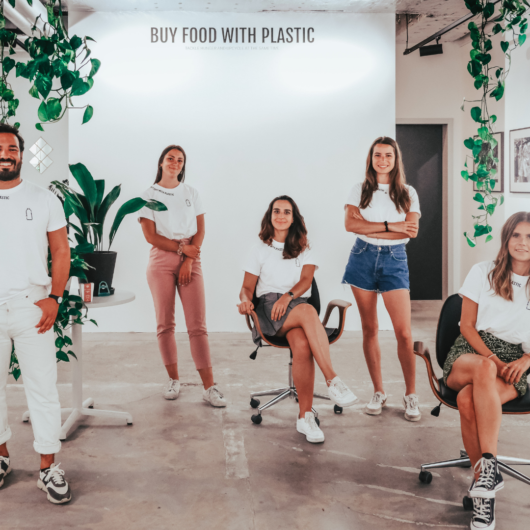 Buy Food with Plastic Team in Zürich, Schweiz